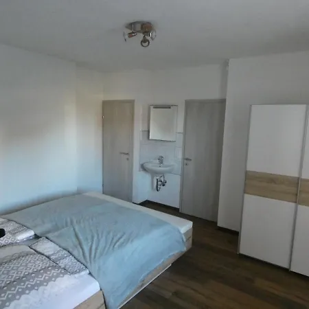 Gaestezimmer Gombotz Pensión Etmissl