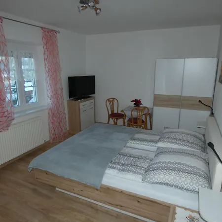 Gästezimmer Gombotz Gasthof Etmissl